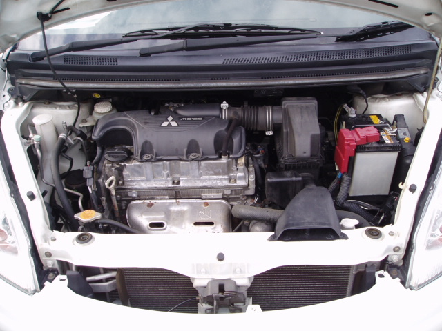 2002 Mitsubishi Colt Photos