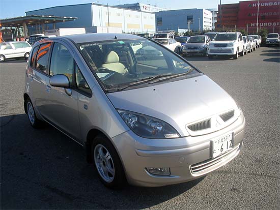 2002 Mitsubishi Colt Images