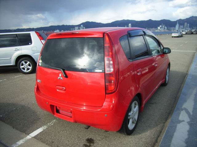 2002 Mitsubishi Colt Photos