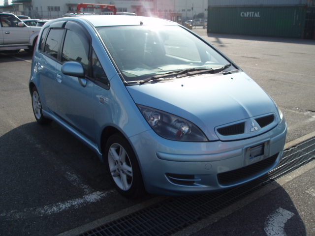 2002 Mitsubishi Colt Pics