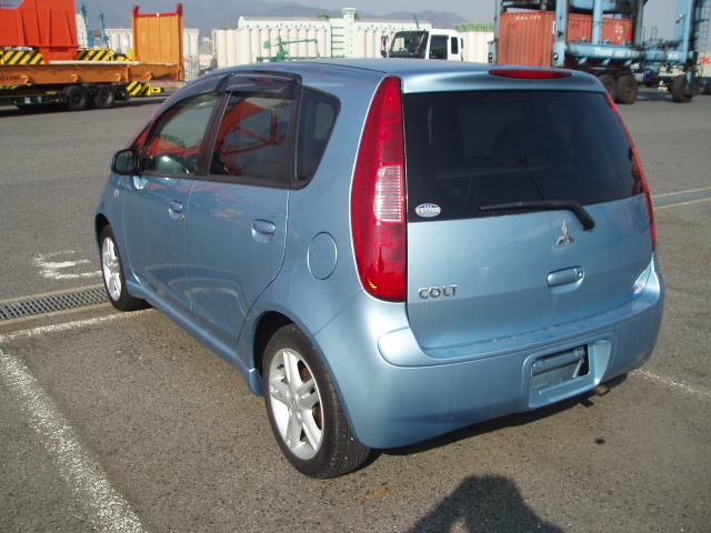 2002 Mitsubishi Colt Pictures
