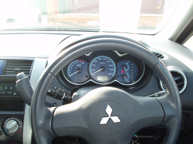 2002 Mitsubishi Colt Photos