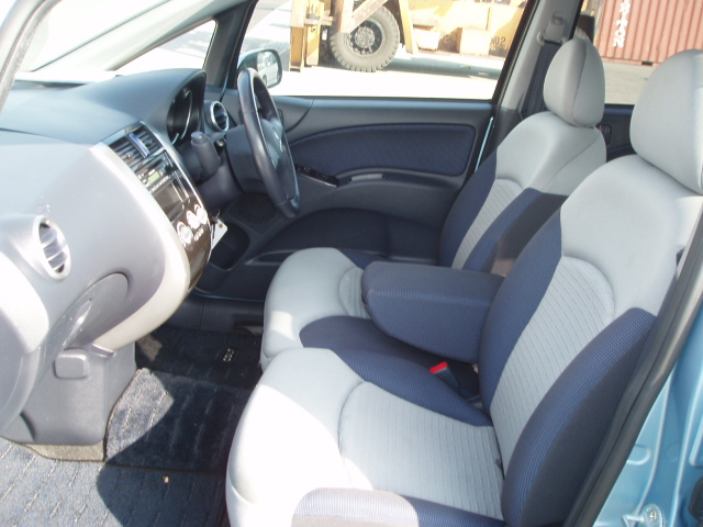 2002 Mitsubishi Colt Photos