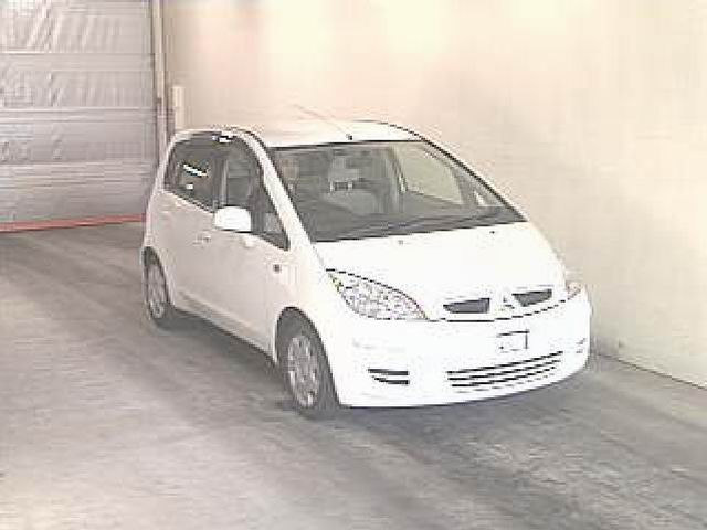 2002 Mitsubishi Colt Pictures