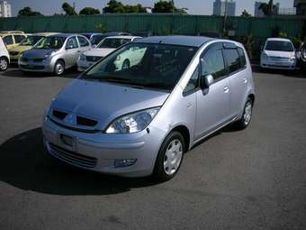 2002 Mitsubishi Colt Images