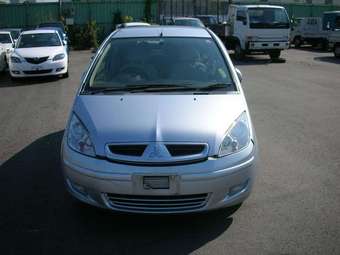 2002 Mitsubishi Colt Pictures