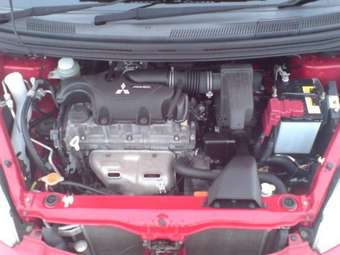 2002 Mitsubishi Colt Pictures