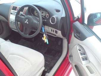 2002 Mitsubishi Colt Photos