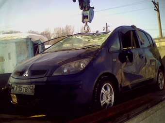 2002 Mitsubishi Colt Pictures