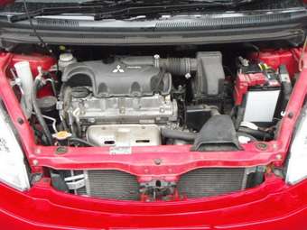 2002 Mitsubishi Colt Pictures