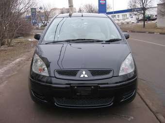 2002 Mitsubishi Colt Photos