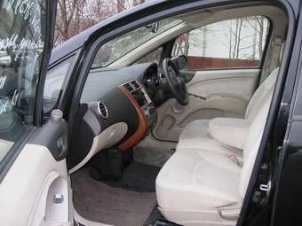 2002 Mitsubishi Colt Photos