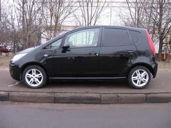 2002 Mitsubishi Colt Wallpapers