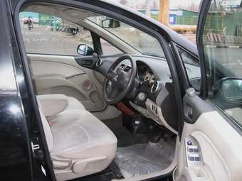 2002 Mitsubishi Colt Pictures