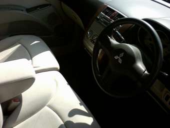 2002 Mitsubishi Colt Photos