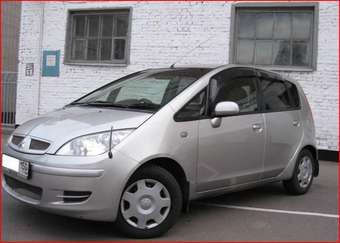 2002 Mitsubishi Colt Pictures