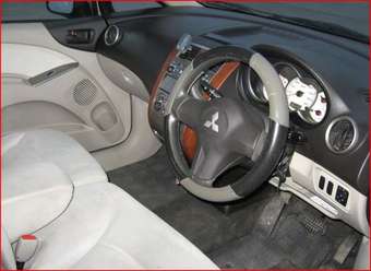 2002 Mitsubishi Colt Pictures