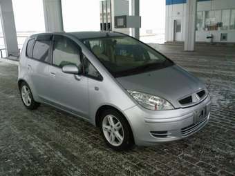 2002 Mitsubishi Colt Pics