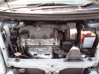2002 Mitsubishi Colt Pics