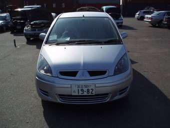 2002 Mitsubishi Colt Pictures