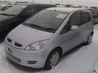 2002 Mitsubishi Colt Pictures
