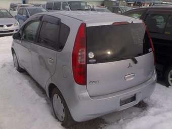 2002 Mitsubishi Colt Photos