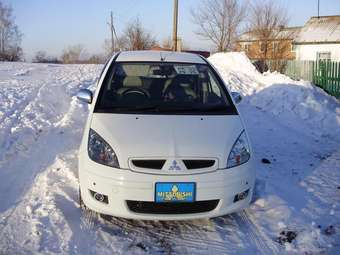 2002 Mitsubishi Colt Photos