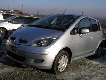 2002 Mitsubishi Colt Pictures