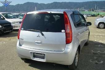 2002 Mitsubishi Colt Pictures