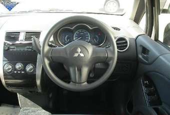 2002 Mitsubishi Colt Pictures