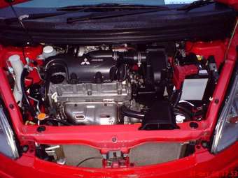 2002 Mitsubishi Colt Pictures