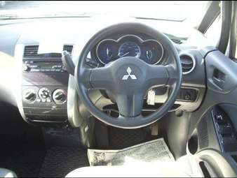 2002 Mitsubishi Colt Images