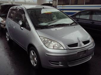 2002 Mitsubishi Colt Pictures