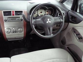 2002 Mitsubishi Colt Pictures