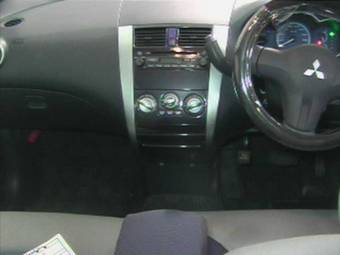 2002 Mitsubishi Colt Pics