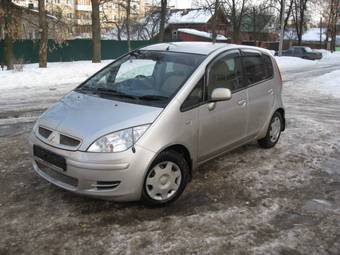 2002 Mitsubishi Colt Pictures