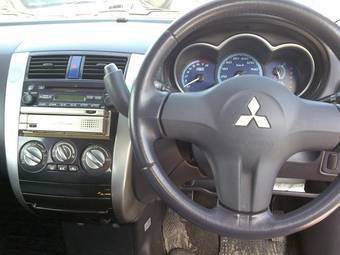 2002 Mitsubishi Colt Pictures