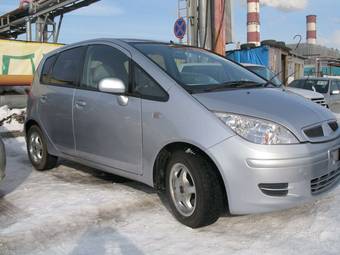 2002 Mitsubishi Colt Pictures