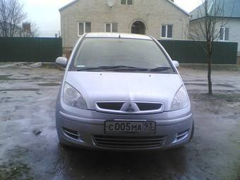 2002 Mitsubishi Colt Photos