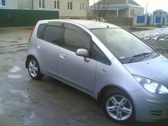 2002 Mitsubishi Colt Pictures