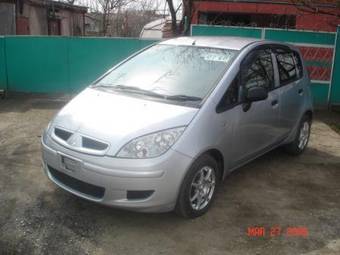 2002 Mitsubishi Colt Photos