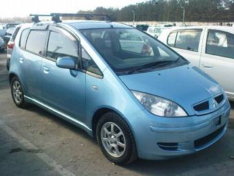 2002 Mitsubishi Colt Photos