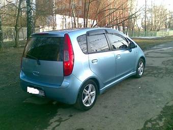 2002 Mitsubishi Colt Photos