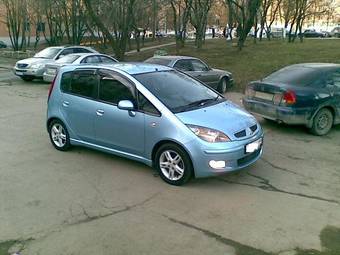 2002 Mitsubishi Colt Images