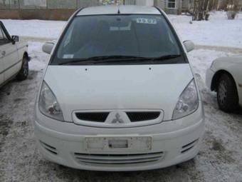 2002 Mitsubishi Colt Pictures