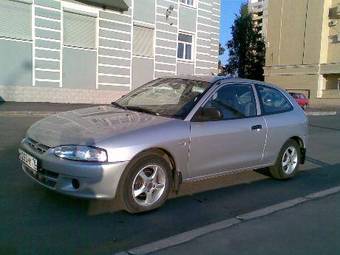 2002 Mitsubishi Colt Pictures