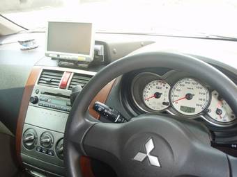 2002 Mitsubishi Colt Pictures
