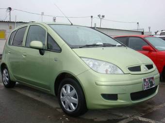 2002 Mitsubishi Colt Pictures