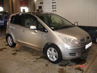 2002 Mitsubishi Colt Pictures