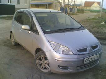 2002 Mitsubishi Colt Photos